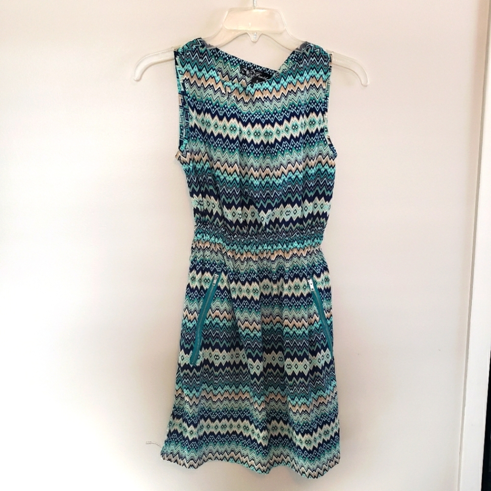 Feathers sleeveless crew dress with pockets